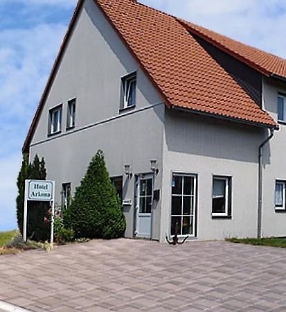 Hotel Arkona Genthin Extérieur photo